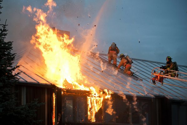 » Propagación de incendios en fachadas de edificios