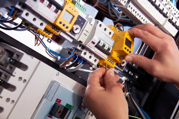» Revisió guies tècniques del Reglament Electrotècnic de Baixa Tensió
