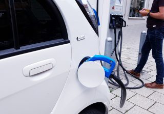 » Anàlisis dels models de negoci en l’operativa de càrrega dels vehicles elèctrics.