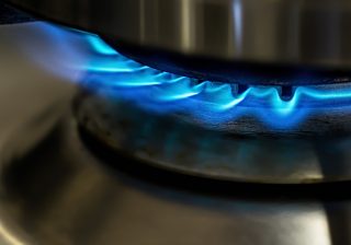 » España. Publicado un nuevo real decreto-ley que establece medidas de refuerzo de para la protección a los consumidores de energía y de reducción del consumo de gas natural
