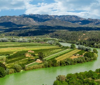 » Cap a un futur sostenible: Espanya regula la reutilització d’aigües regenerades.